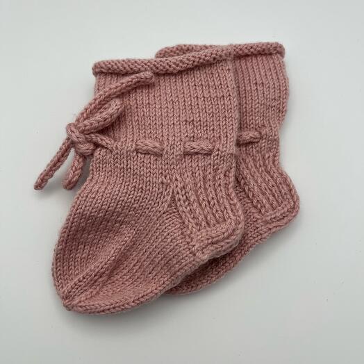 Вязанные носки на девочку