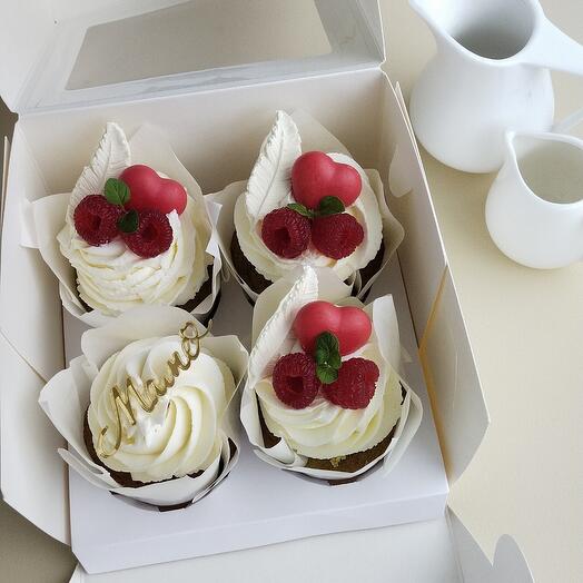 4 cupcakes for mom