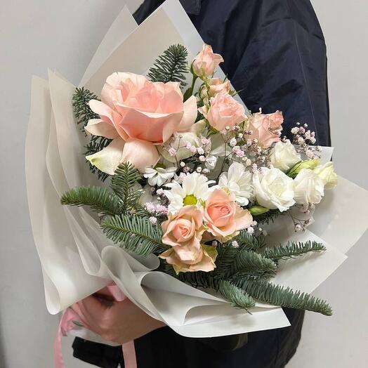 Букет 445 | зимний букет с французской розой, гипсофилой и хризантемой