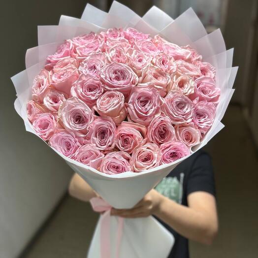 Bouquet of delicate peony-shaped roses