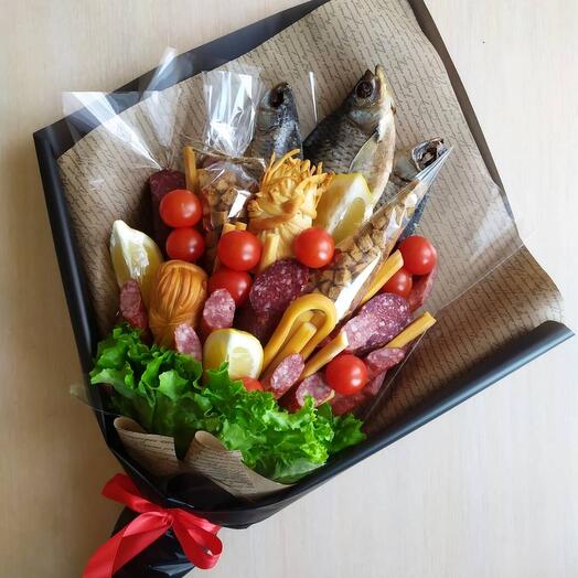 Чоловічий м'ясний букет рибка і ковбаски