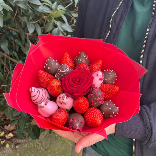 Букет из клубники в шоколаде с розой 🍓🌹