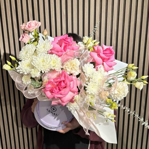 Сборный букет в коробке пышный