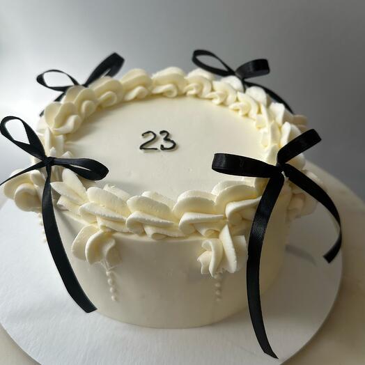 Бенто-торт Ламбет с рюшами и бантиками для девушки
