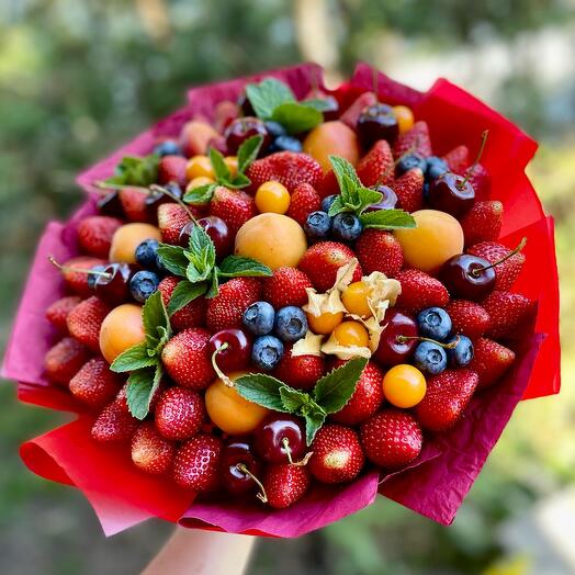 Bouquet of berries