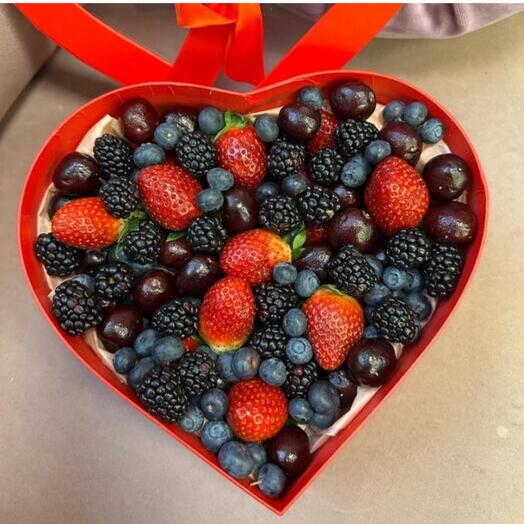 Подарочный набор из ягод микс