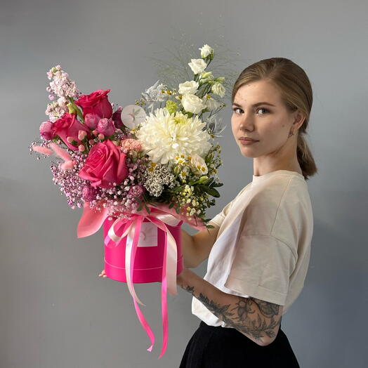 Цветы в коробке 560
