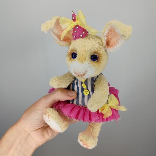 Зайчик девочка игрушка в ярком платье