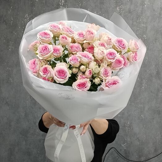 Bouquet of bush roses