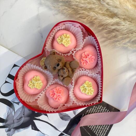 Подарочный набор на День матери ,пирожные картошка и медведь из шоколада