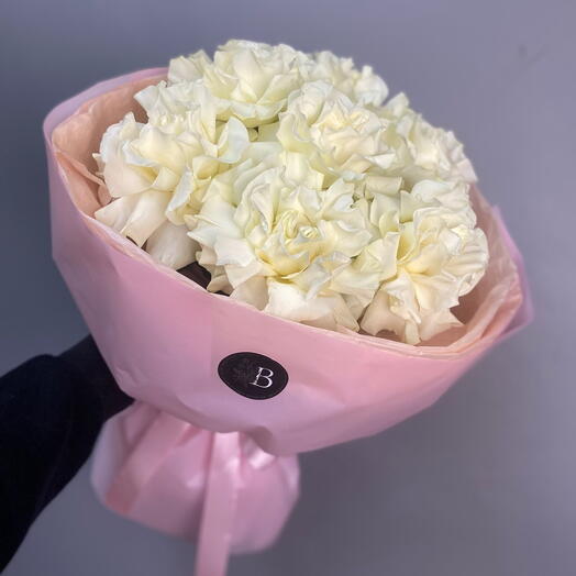 Букет из белых ажурных роз
