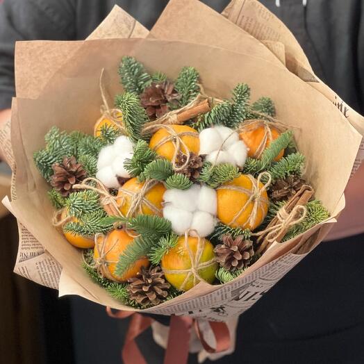 Новогодний зимний букет из ели и хлопка «Мандаринка»