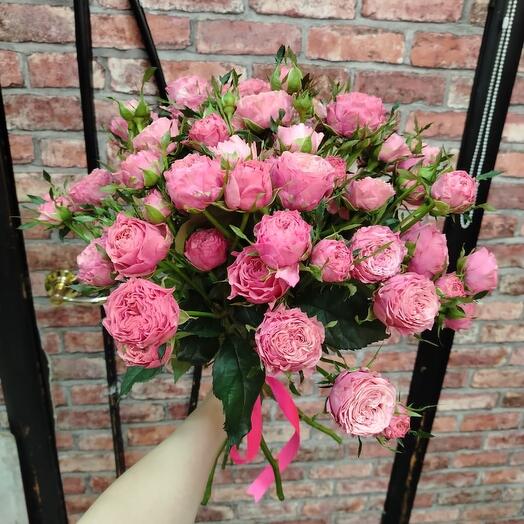 Моно букет кустовых роз Йо-йо 9 шт
