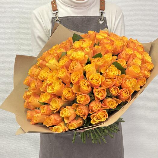 Bouquet of 101 orange Kenyan roses in craft paper