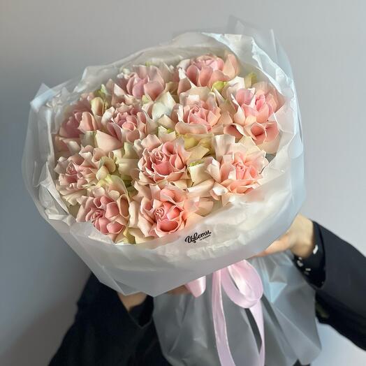 Монобукет из 11 ажурных роз