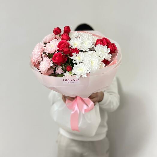 Кустовые рози и кустовые хризантемы