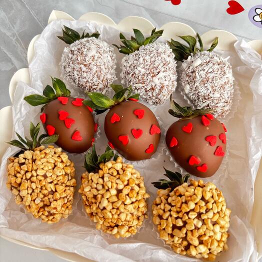 Коробка из клубники в шоколаде (Размер XXS ~9 🍓) в подарок на День влюблённых🎁 на 14 февраля