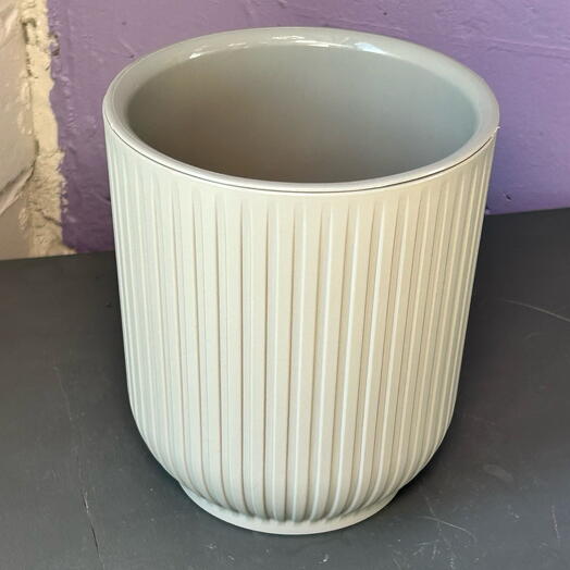 Горшок для цветов 8