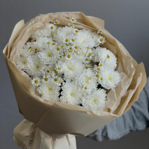 Bouquet with daisies
