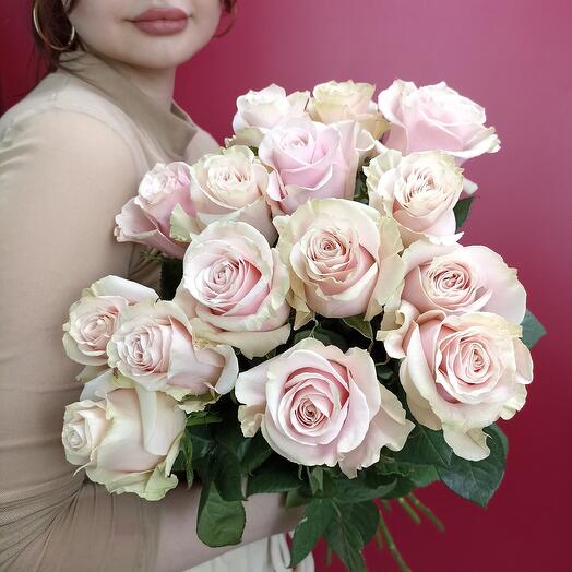 15 роз Pink Mondial