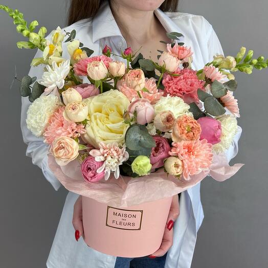 Цветы в коробке «нежный десерт»