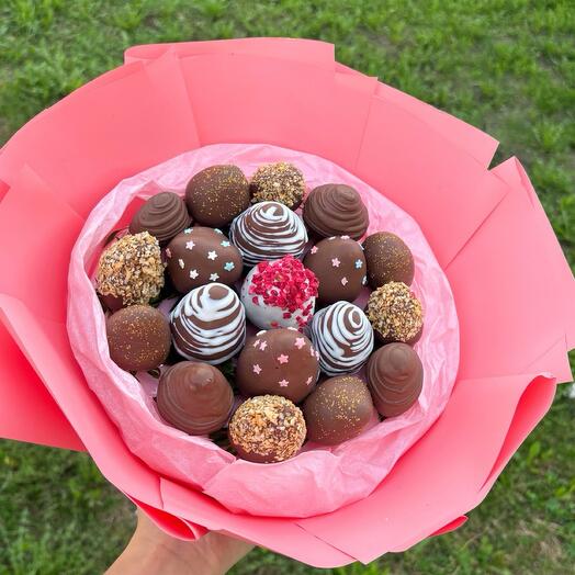 Букет клубника в шоколаде PINK MILK CHOCOLATE