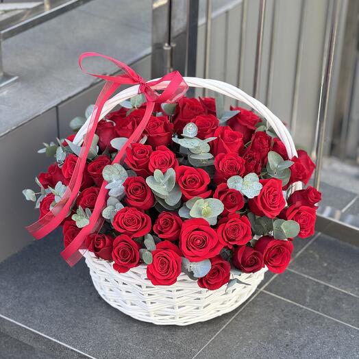 Корзина из 51 красной розы