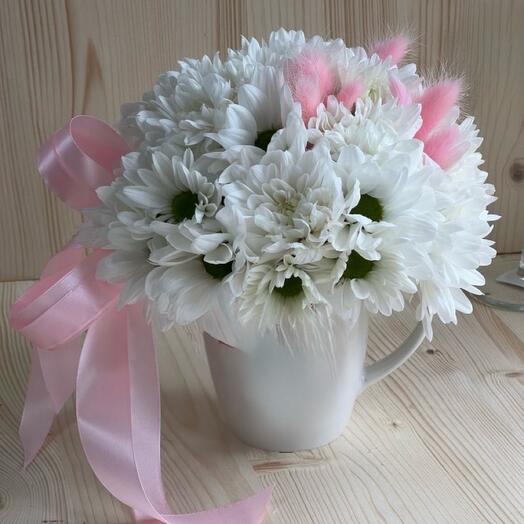Цветы в кружке - нежное прикосновение 🌸