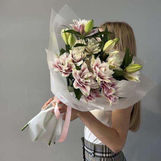Монобукет из пионовидной лилии