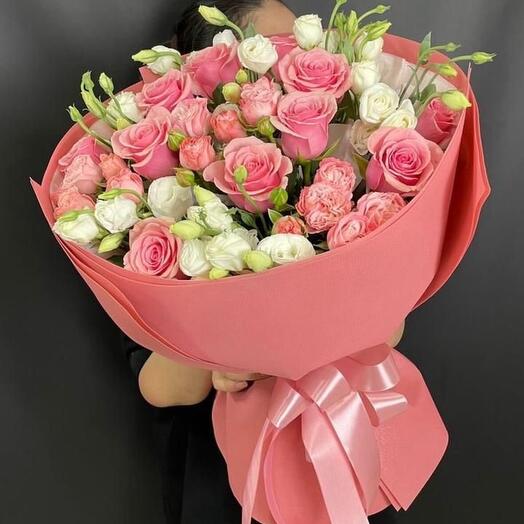 Нежный букет с эустомой