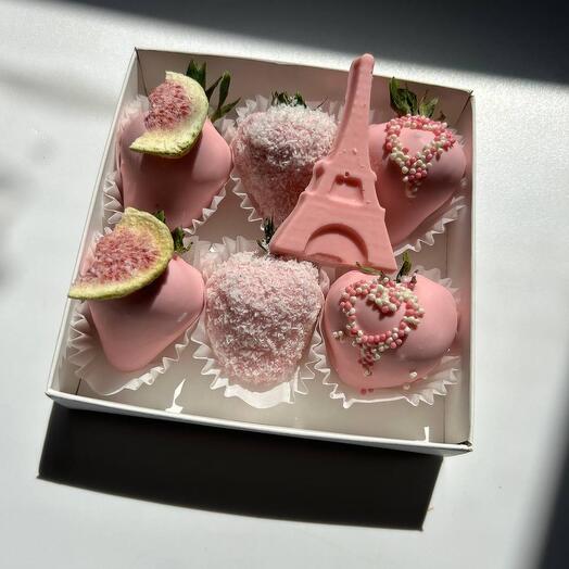 Клубничка в рощовом шоколаде