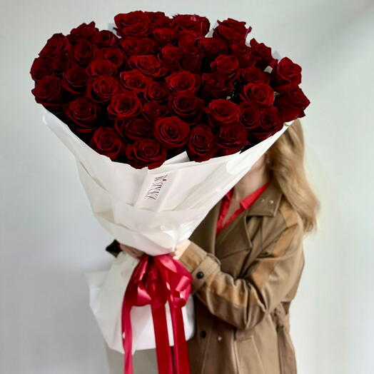 Моно букет из 51 Метровой розы