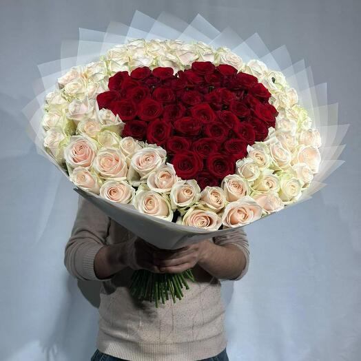 Букет из 101 розы с сердцем