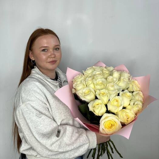 Букет из 25 белых роз