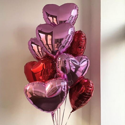 10 różowych i czerwonych balonów w kształcie serca