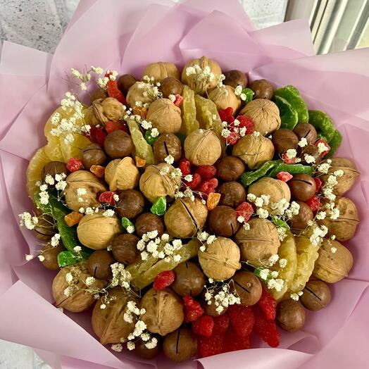 Ореховый букет с гипсофилой