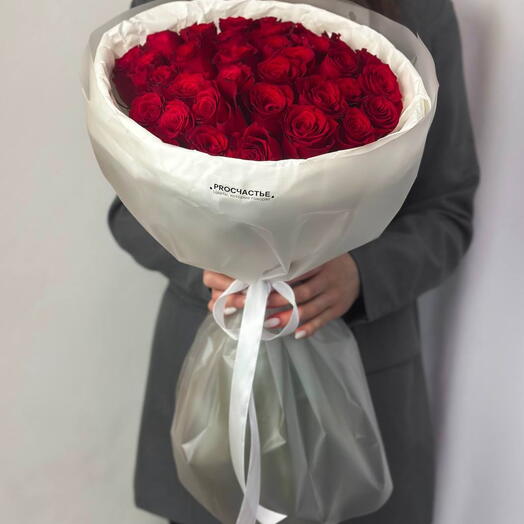 Достойный букет 35 роз Кения 60см