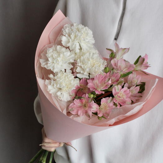 Альстромерия и гвоздика в розовом