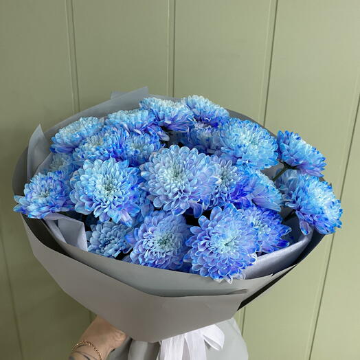 Букет из голубой хризантемы