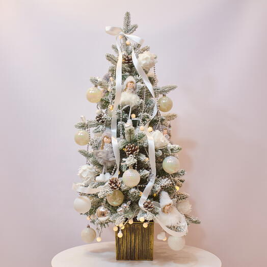 Ёлка в стиле White Winter в единственном экземпляре