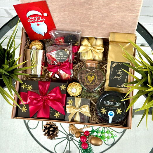 Премиум набор на Новый Год «Спасибо, что ТЫ ЕСТЬ!» с ароматным Чаем, мёдом-суфле, Бельгийским шоколадом и орешками