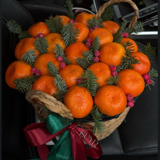 Корзина с мандаринами