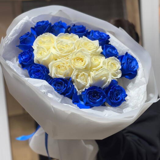 Букет синие розы и белые розы 💙