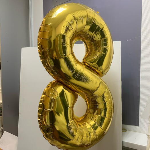 Цифра «8» с гелием