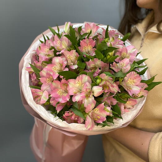 Букет из 9 розовых альстромерий M