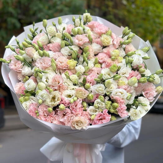 Букет из 51 ветки эустомы