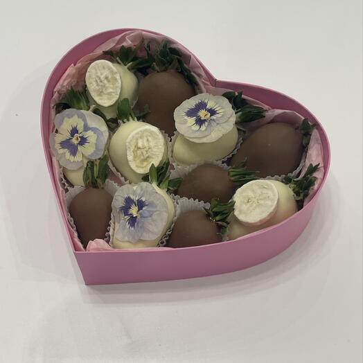 Клубника в шоколаде подарок