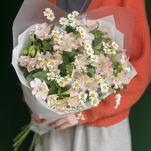 Букет альстромерия и ромашка
