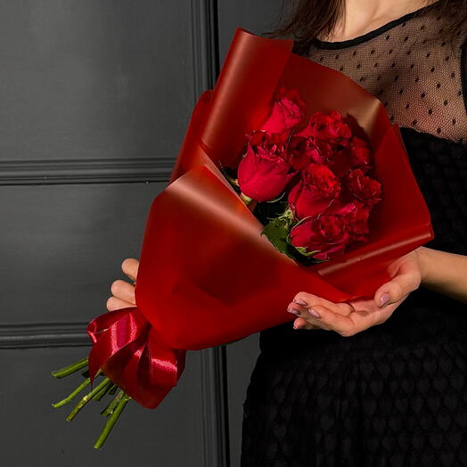 Bouquet of 9 red roses in a designer package