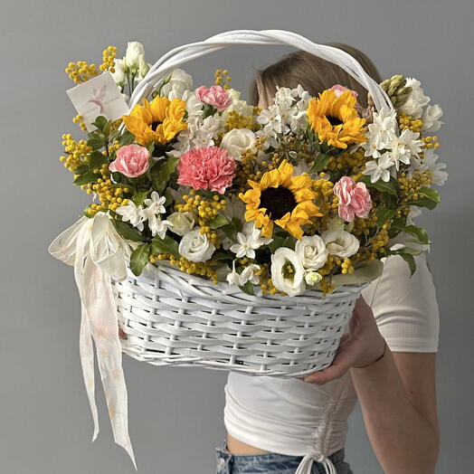 Корзина с цветами «Цветочная весна»